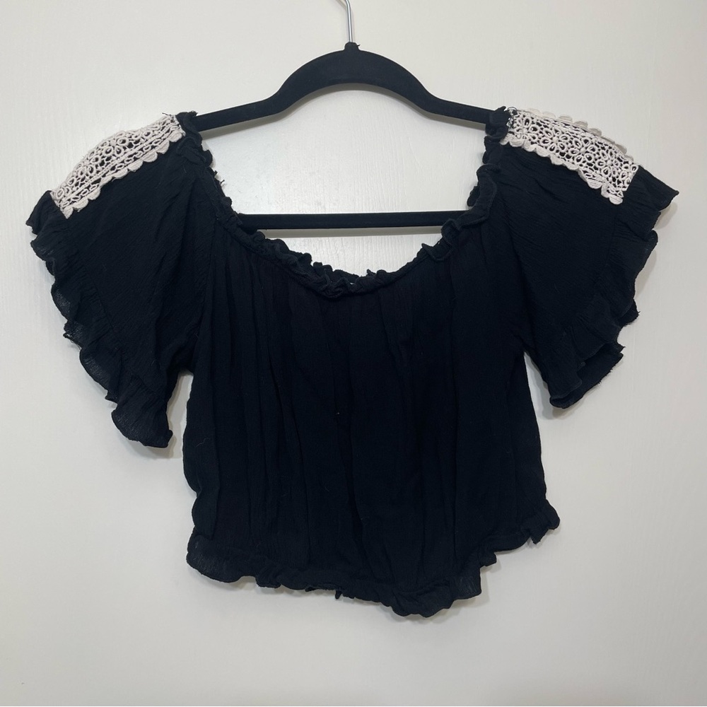 Heart & Hips Black Ruffled Crop Top